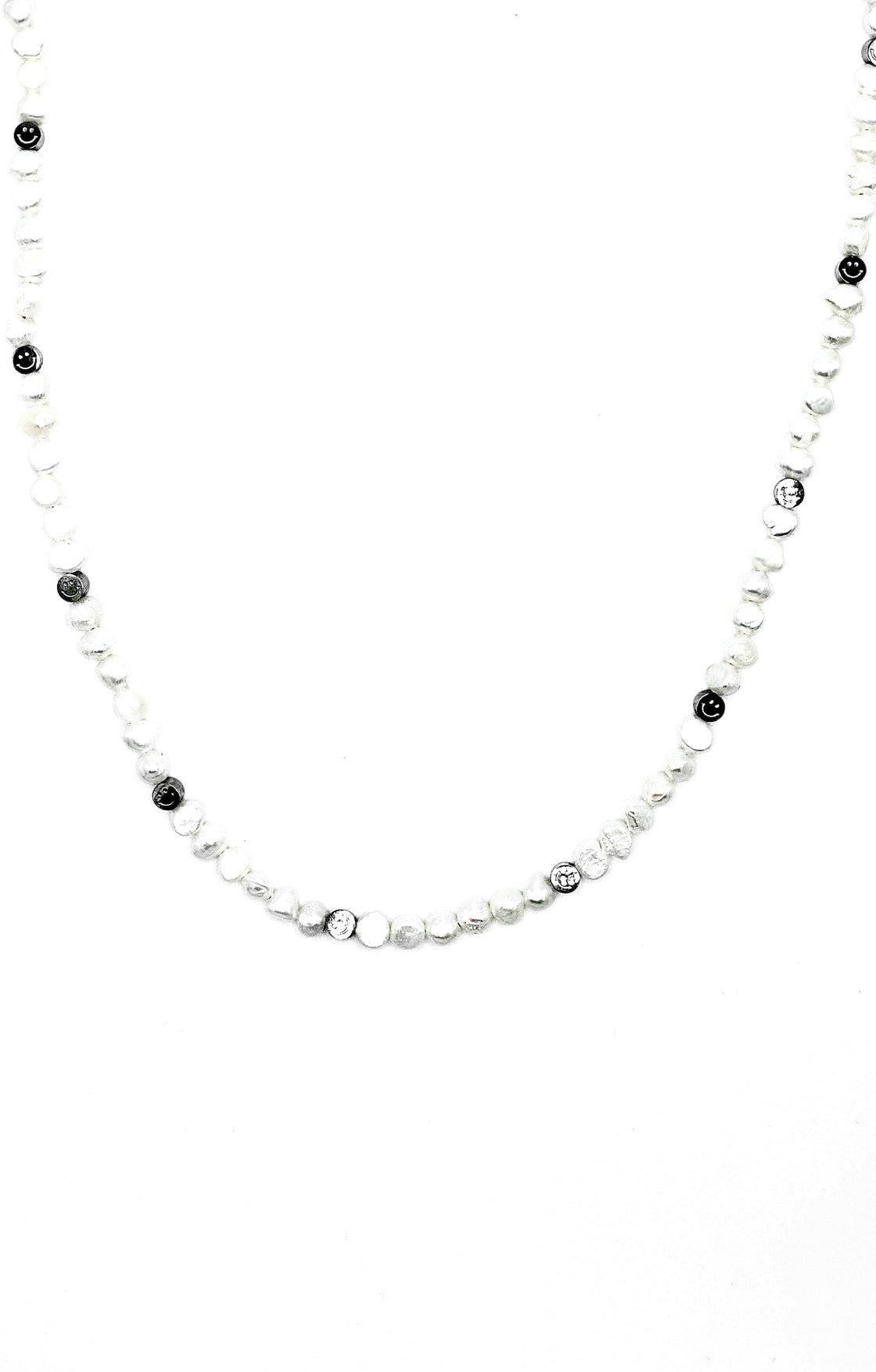 Urban pearl necklace